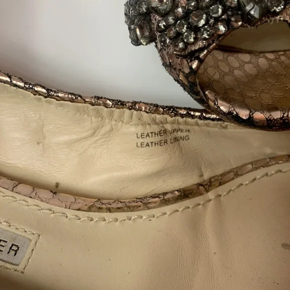 Vera Wang Lavender Leather Pink Metallic Peek Toe Rhinestone Flats - Picture 4 of 8